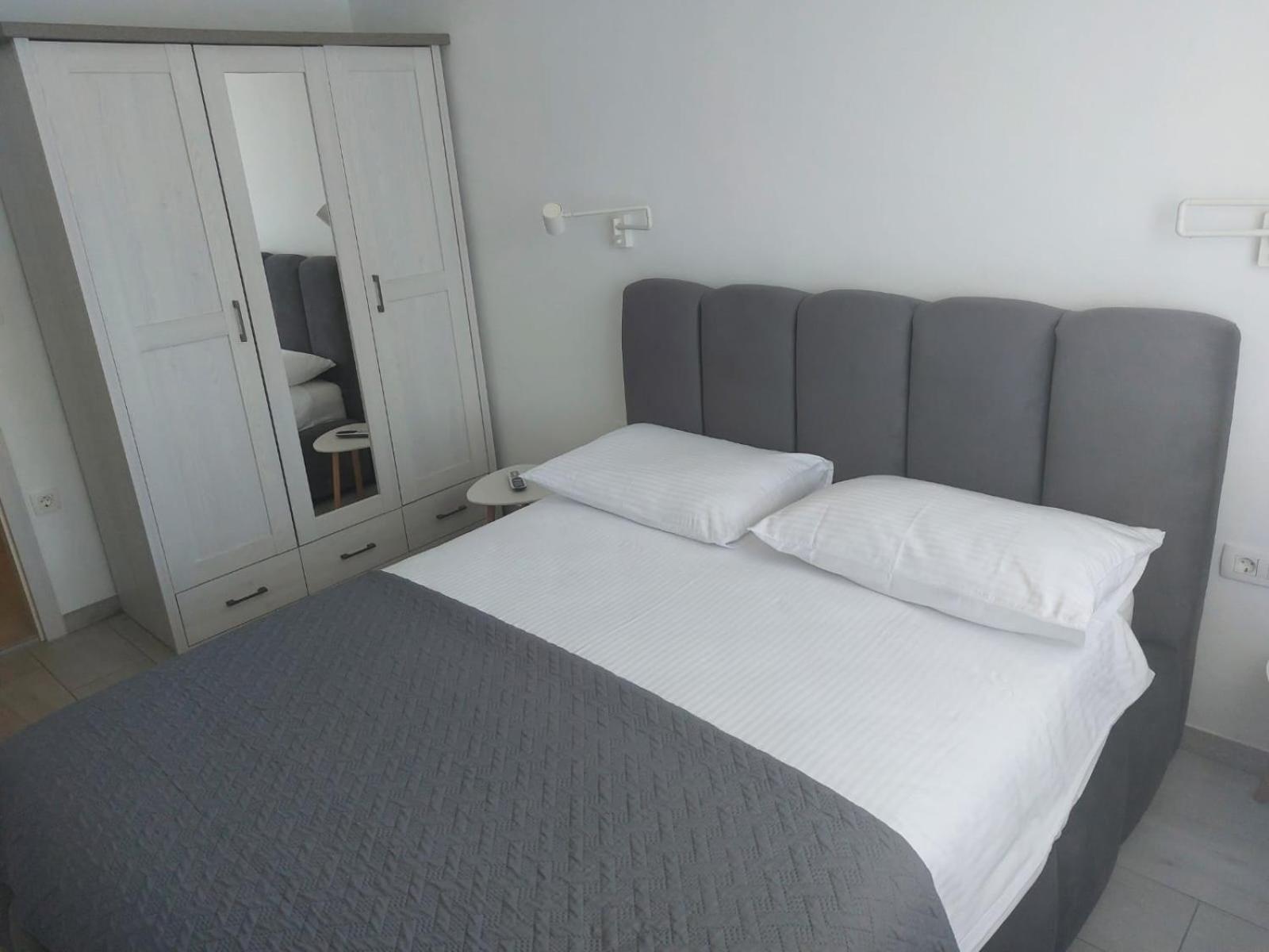 Apartments Piero Zadar Bagian luar foto